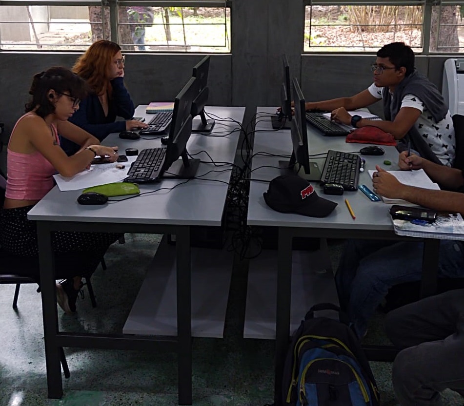 La Sala de Micros: un espacio para el aprendizaje de la comunidad estudiantil de la Facultad de Ciencias