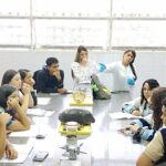 La Facultad de Ciencias recibió la visita de un grupo de alumnos de tres instituciones educativas en el marco del proyecto «¿Qué hace un científico?»