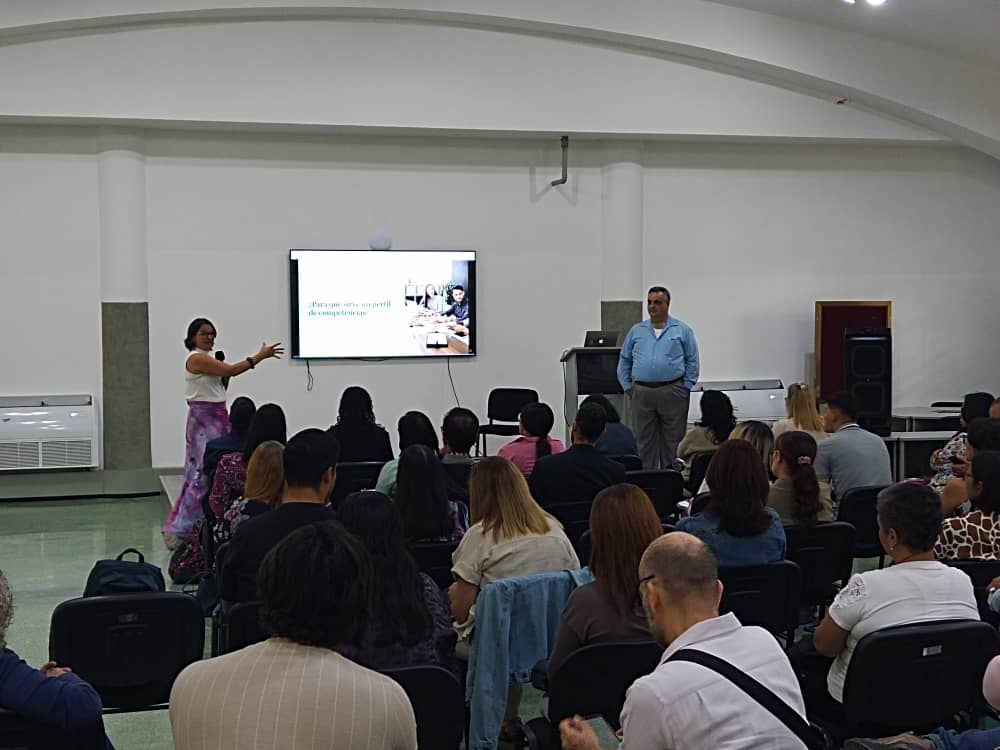 La Facultad de Ciencias albergó la segunda parte del Taller «Diseño de Perfiles de Competencias Profesionales de Egreso»