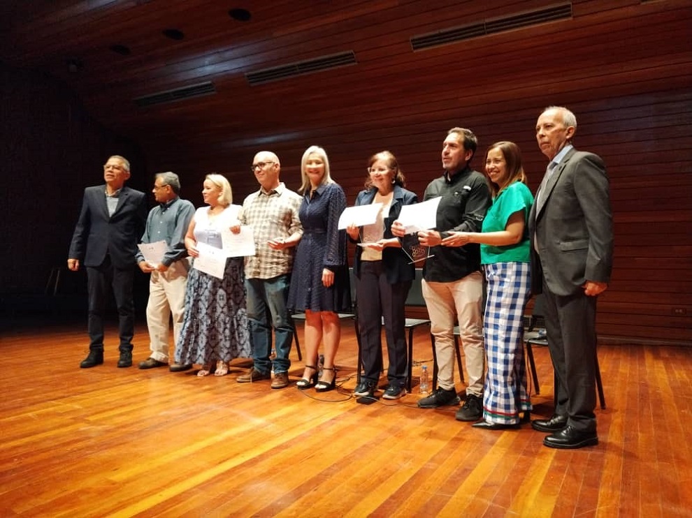 En la 2da. Feria de Investigación UCV 2025 se realizó un conversatorio con investigadores