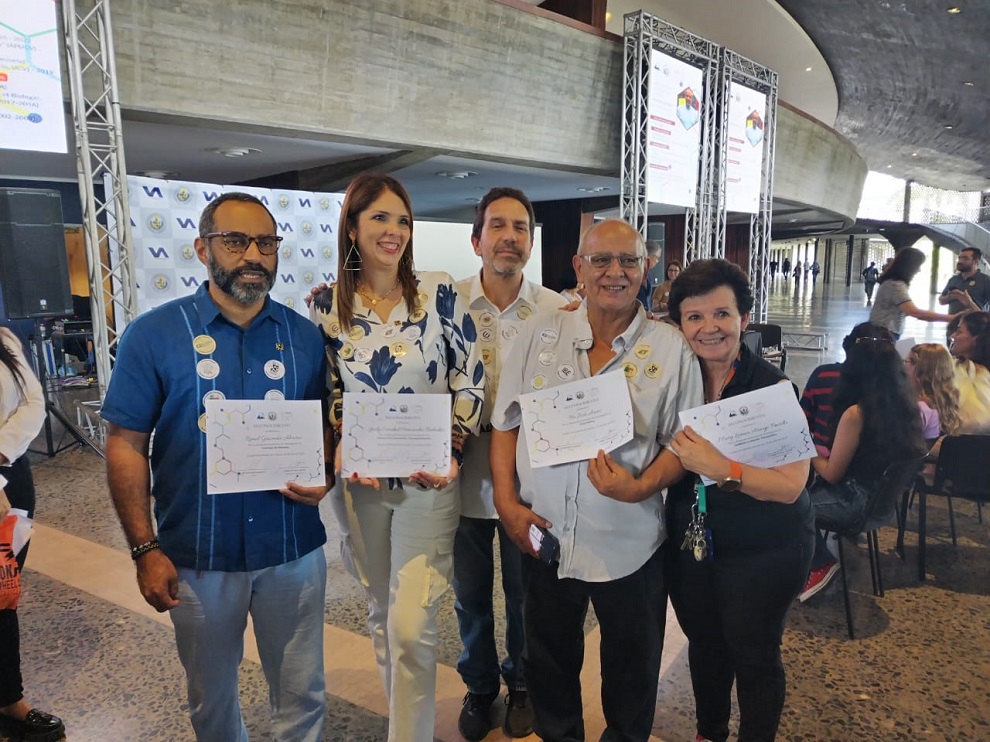 Reconocimientos feria de investigación destacada