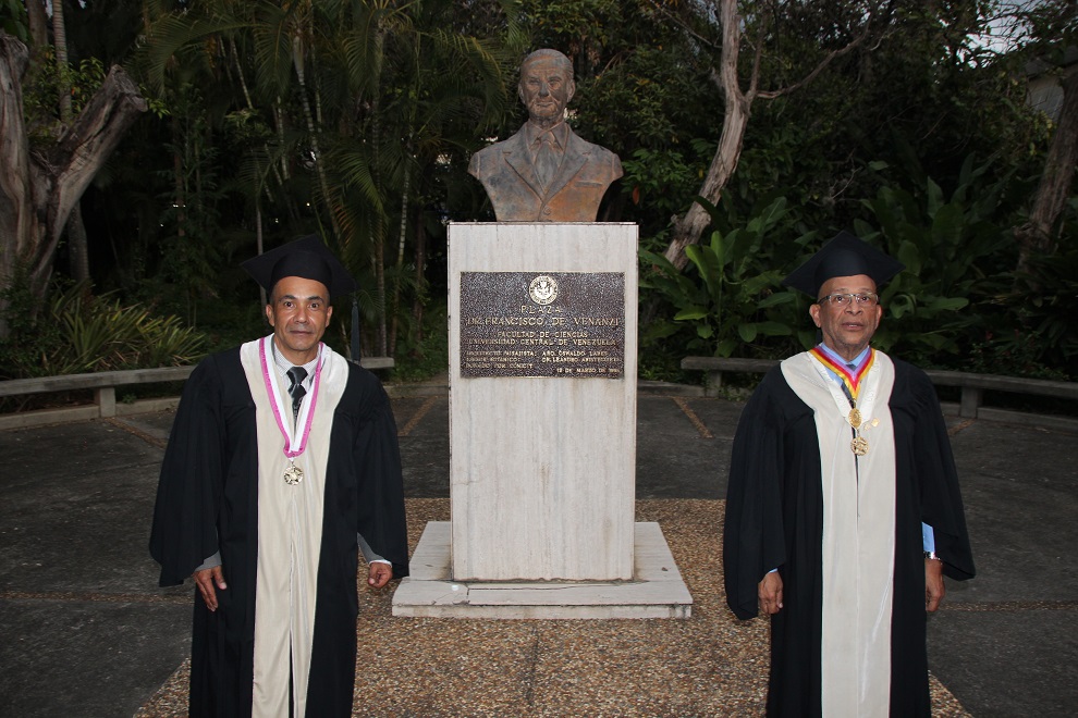 Carmelo Bolívar Plaza De Venanzi