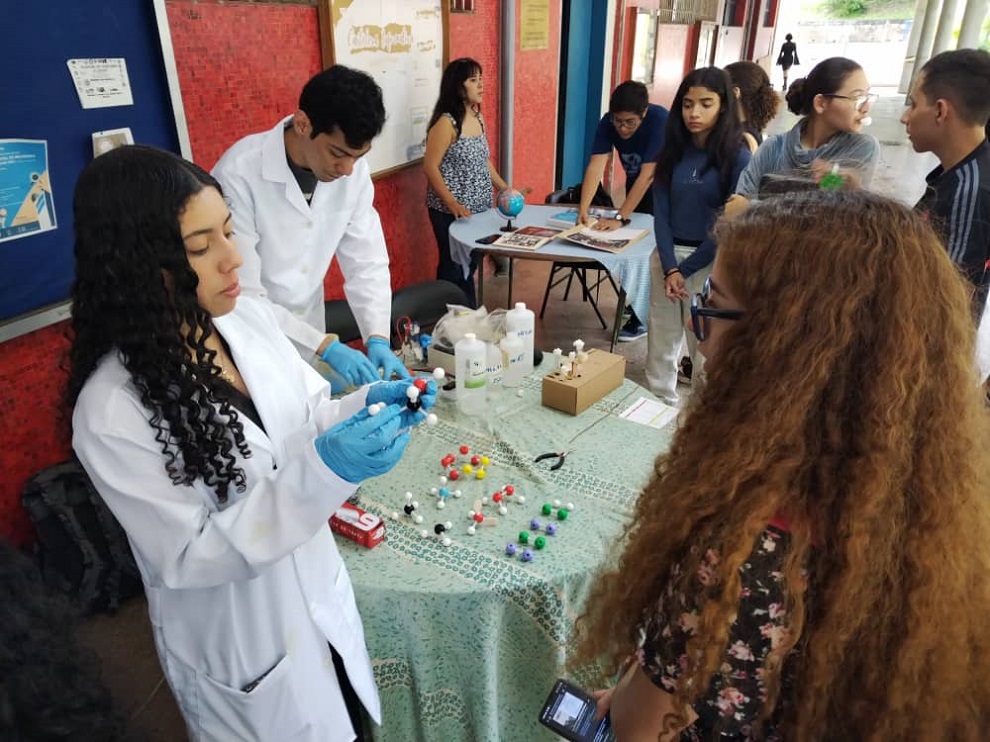 Grupos de Extensión de la Facultad de Ciencias dieron la bienvenida a los nuevos ingresos para el semestre 2-2025