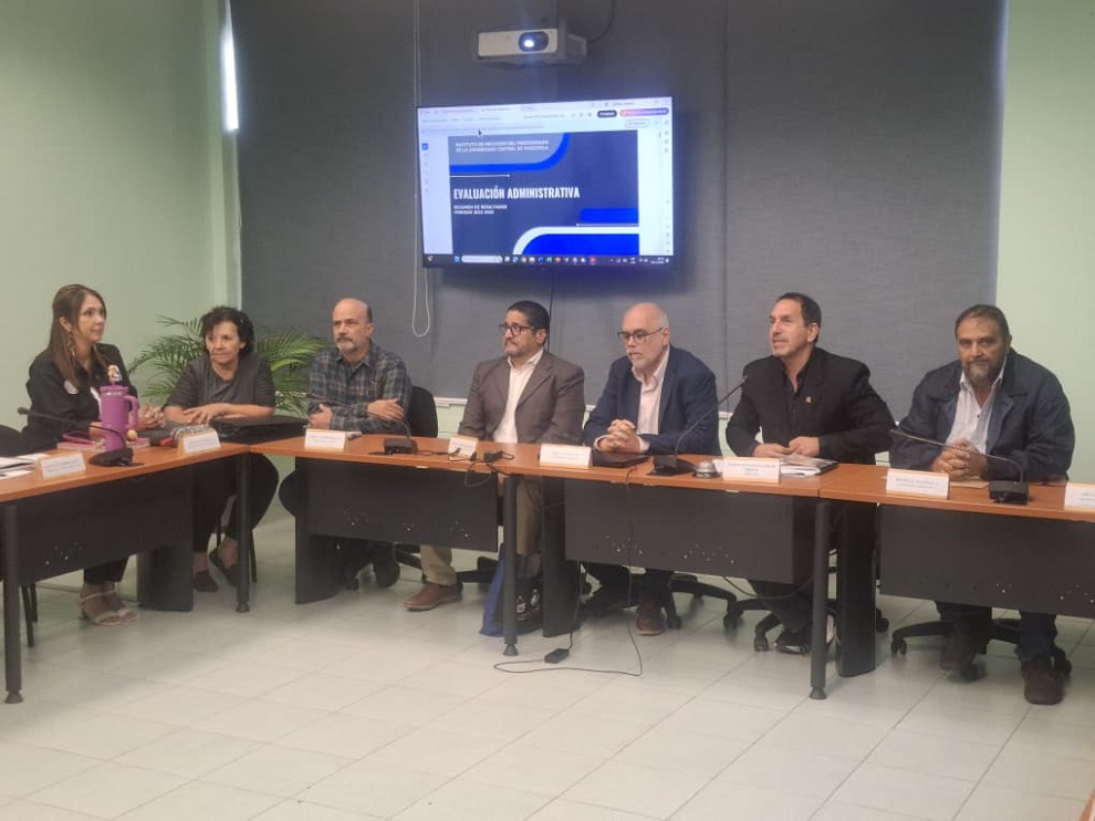 Apucv presenta resultados de un informe de gestión en Consejo de Facultad