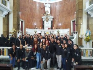 Integrantes de la Promoción de Pregrado 2-2025 de la Facultad de Ciencias asistieron a la misa de graduación