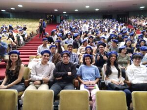 Entregan reconocimientos a los ganadores por la Facultad de Ciencias del Premio al Mérito Estudiantil Académico y en su Mención Investigación