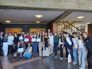 Entregan reconocimientos a los ganadores por la Facultad de Ciencias del Premio al Mérito Estudiantil 2025