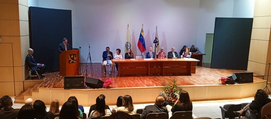 Decano diplomados-ron y gluten