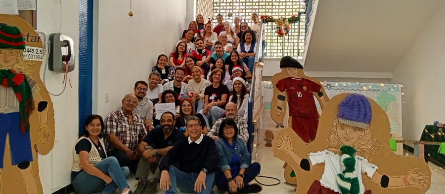 El Instituto de Biología Experimental y la Escuela de Química de la Facultad de Ciencias fueron reconocidos en un concurso de decoración navideña