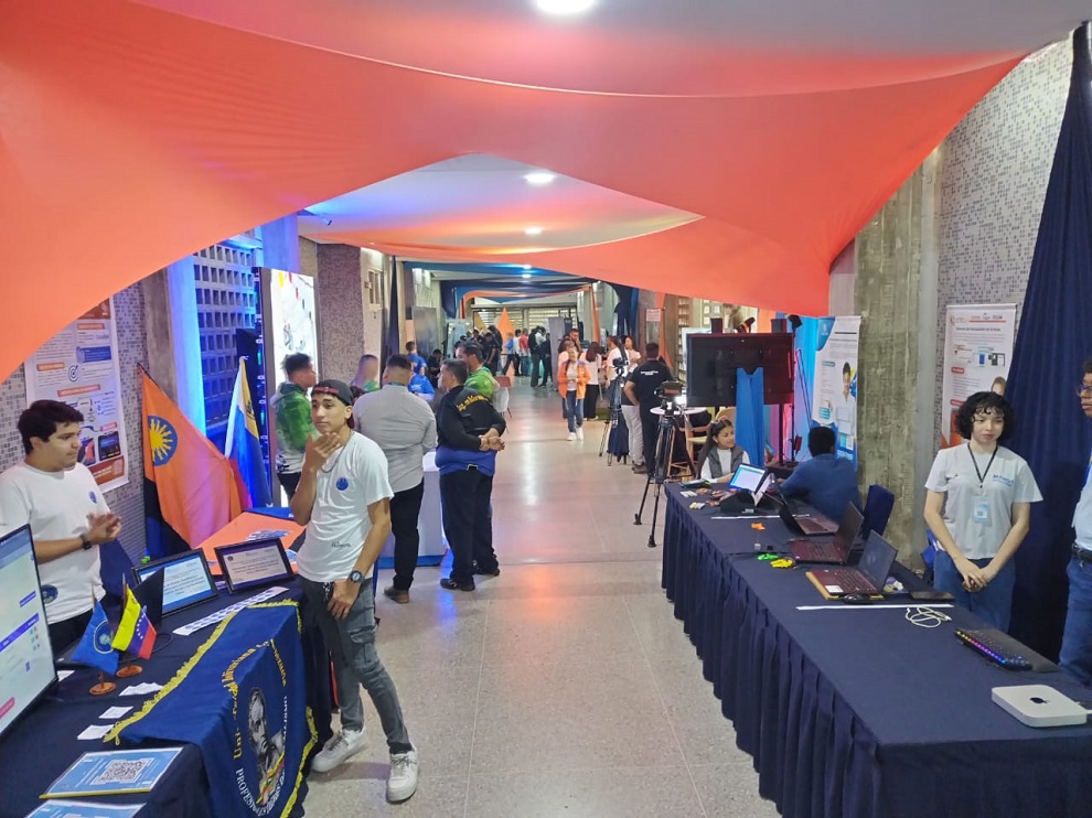 La Facultad de Ciencias albergó la primera jornada del Festival Latinoamericano de Instalación de Software Libre (FLISOL Caracas 2026)