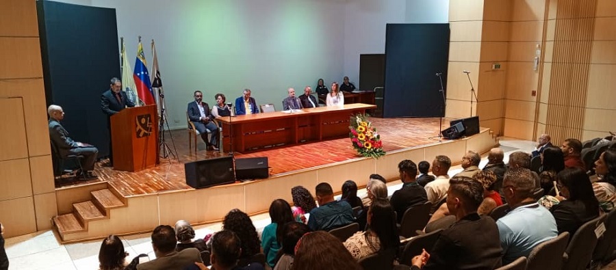 La Facultad de Ciencias celebró la entrega de diplomas de la VII cohorte del Diplomado Cultura y Alimentación: Perspectivas y Realidad y de la I cohorte del Diplomado en Sistemas de Gestión de Seguridad, Higiene Ocupacional y Protección Ambiental